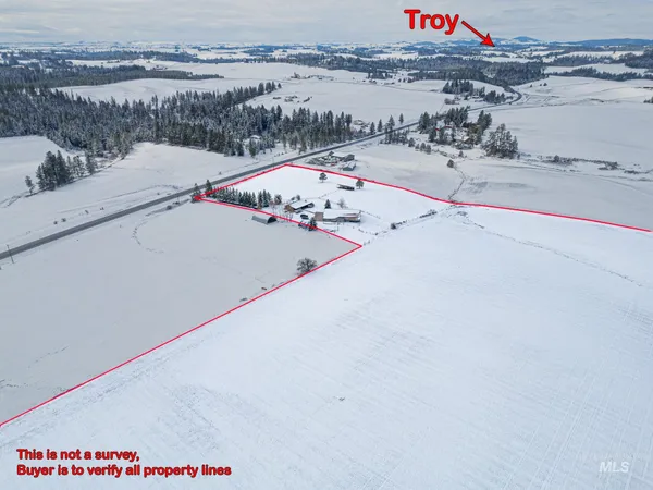 $769,000 | 4370 Highway 8, Troy, ID 83871