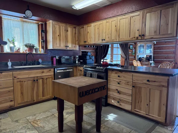 $769,000 | 4370 Highway 8, Troy, ID 83871