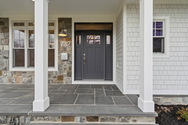 732 Embree Crescent Westfield, NJ 07090 - Photo 2 of 47