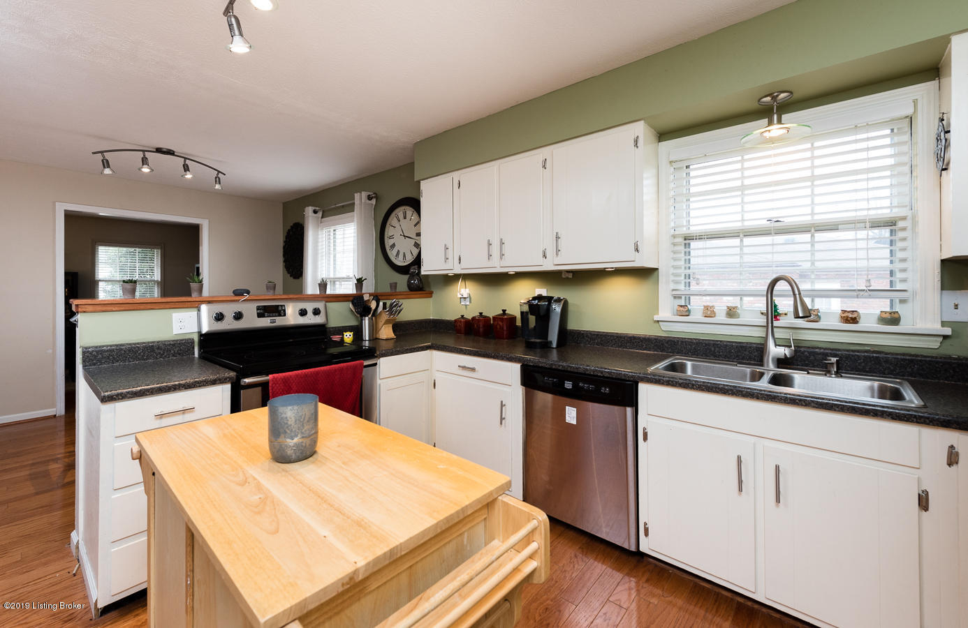 4104 Cottagehill Road Louisville, KY 40299 - Photo 10 of 42 4104 Cottage Hill Rd (15 of 42)