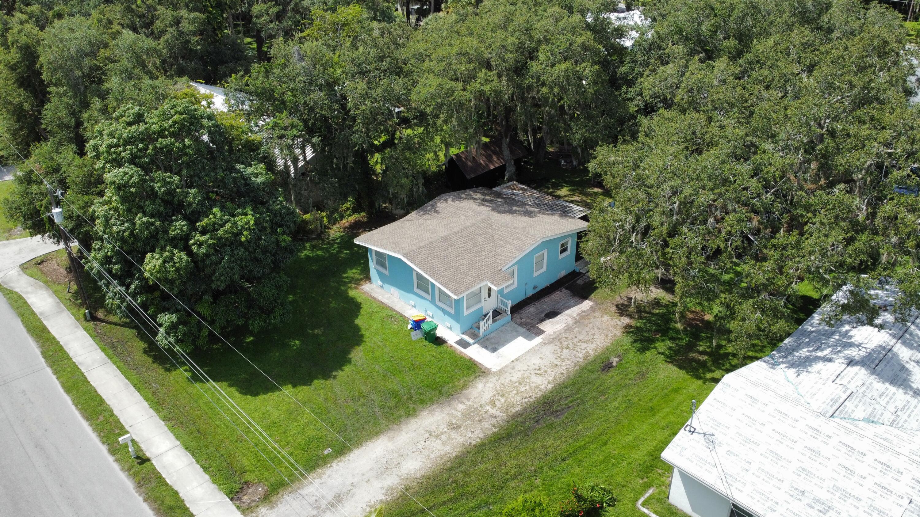 1806 Southwest 2nd Avenue Okeechobee, FL 34974 - Photo 2 of 44 dji_fly_20251002_122312_82_1759422414096