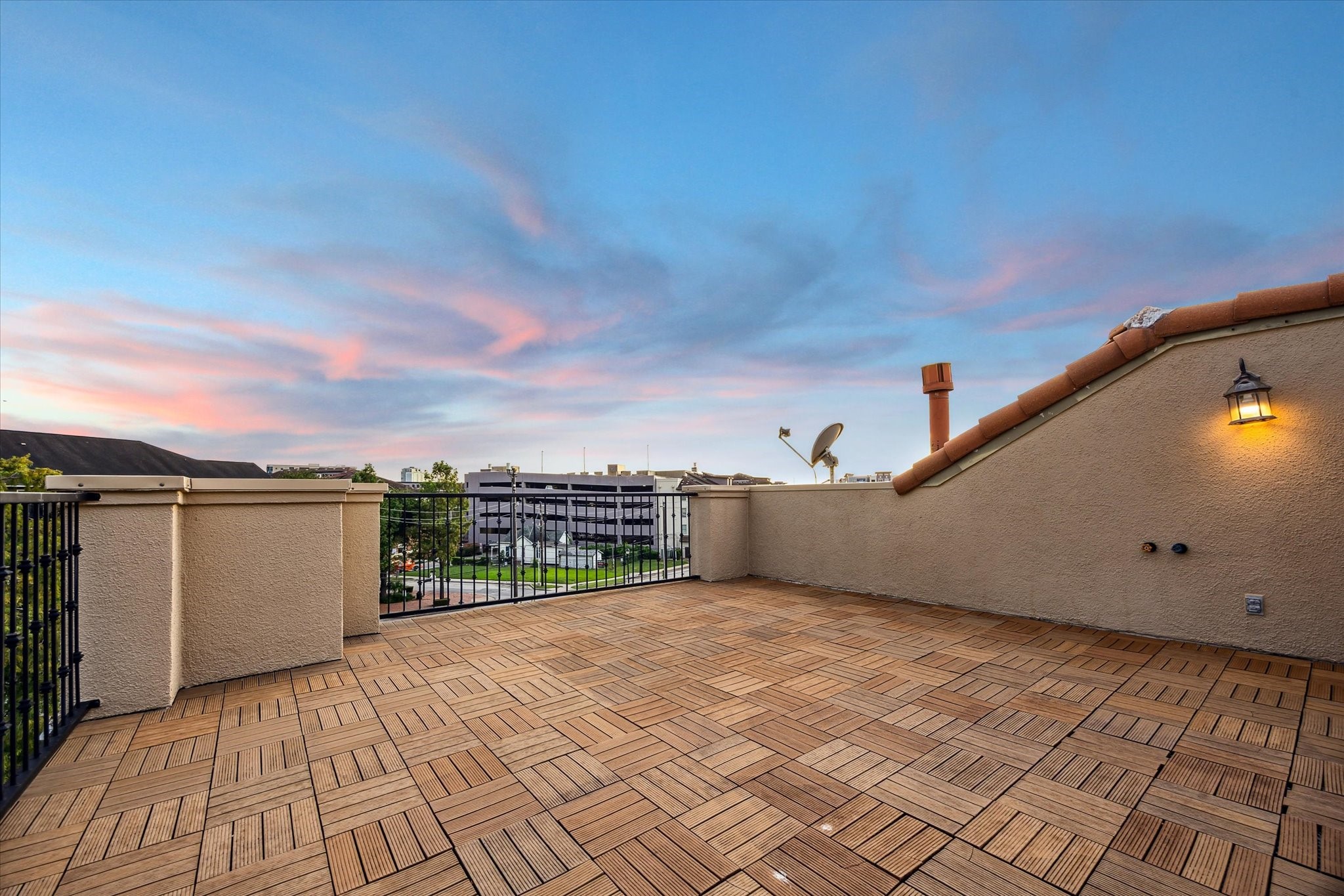 2006 Helena Street Houston, TX 77002 - Photo 22 of 38 a view of terrace