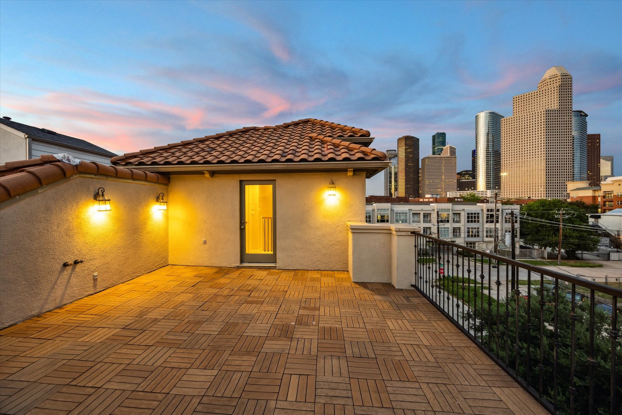 2006 Helena Street Houston, TX 77002 - Photo 24 of 38 a view of a kitchen with a stove