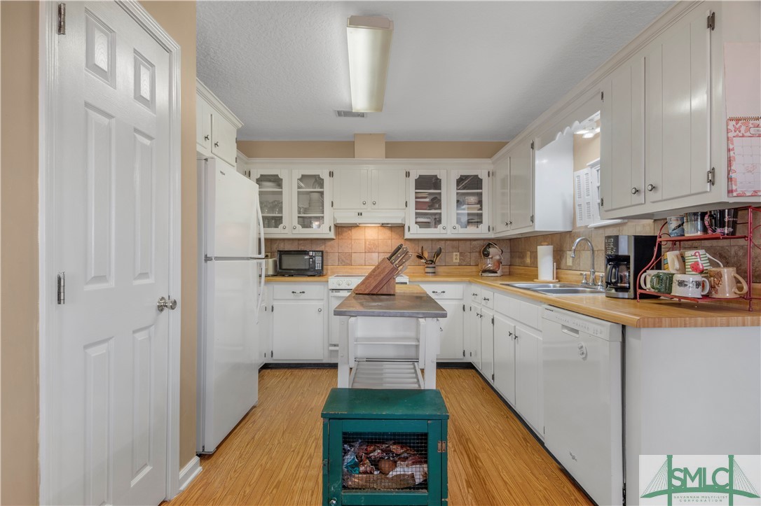 617 Thurmon Dasher Road Reidsville, GA 30453 - Photo 6 of 26 Kitchen