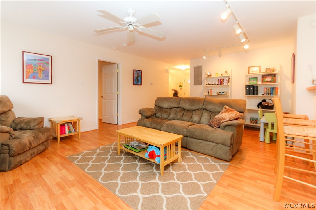 5006 Parrish Branch Road Midlothian, VA 23112 - Photo 5 of 22 Gallery Image 5