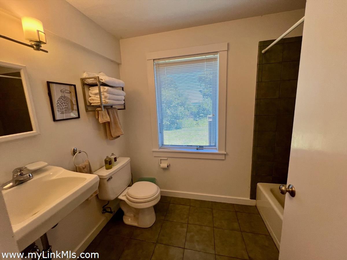 382 Lighthouse Road Aquinnah, MA 02535 - Photo 26 of 29