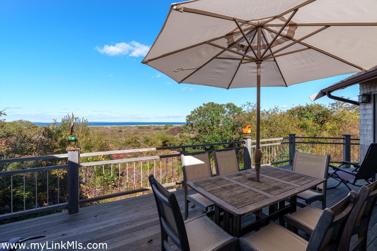 382 Lighthouse Road Aquinnah, MA 02535 - Photo 4 of 29