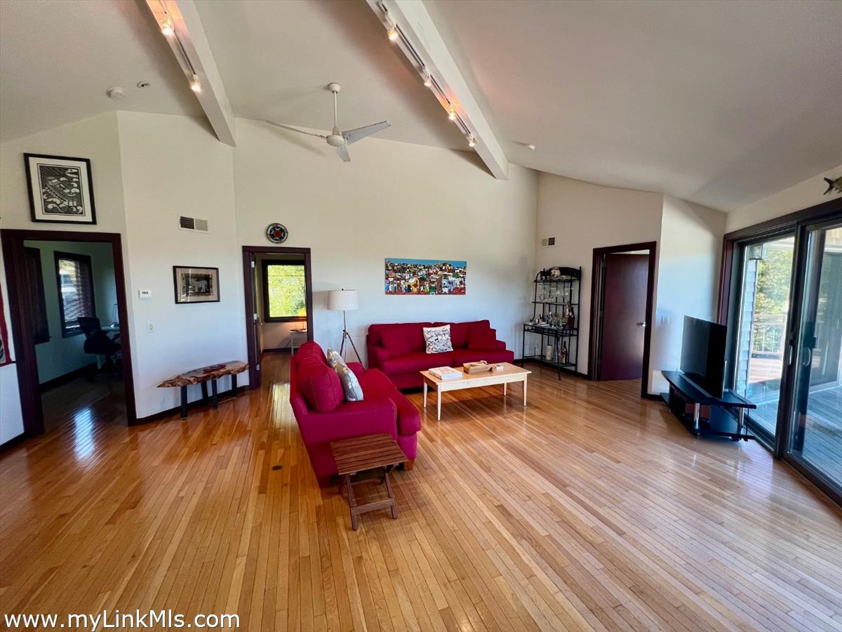 382 Lighthouse Road Aquinnah, MA 02535 - Photo 9 of 29