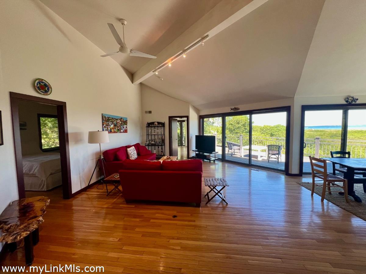 382 Lighthouse Road Aquinnah, MA 02535 - Photo 10 of 29