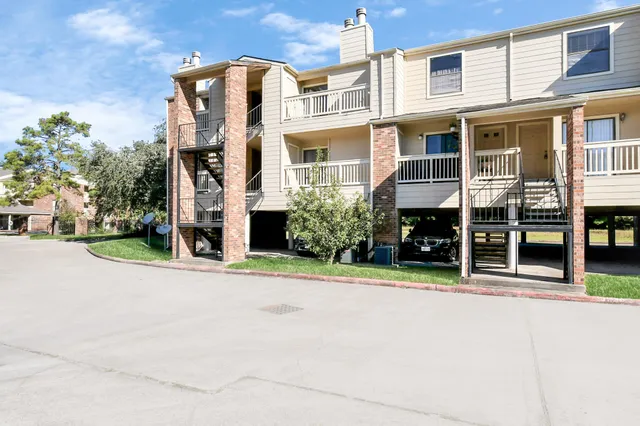 a sign that is on the side of the road