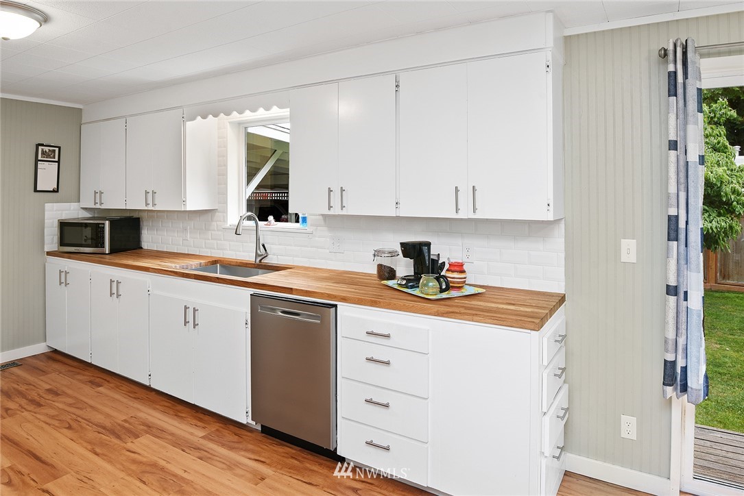 631 Northeast Riddell Road Bremerton, WA 98310 - Photo 8 of 24 Gallery Image 8