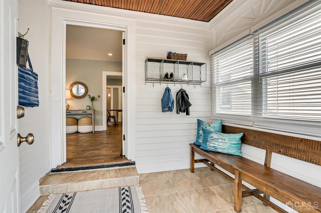 79 Van Ness Terrace Maplewood, NJ 07040 - Photo 3 of 40