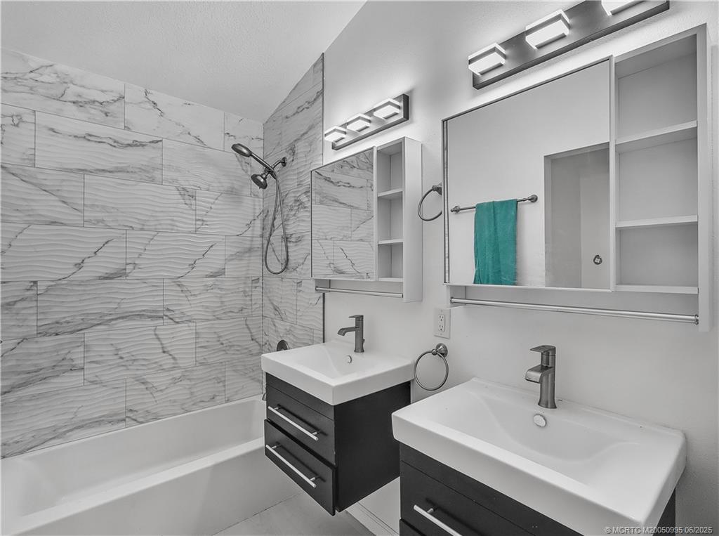 11013 Southwest Redwing Drive Stuart, FL 34997 - Photo 35 of 37 Gallery Image 35