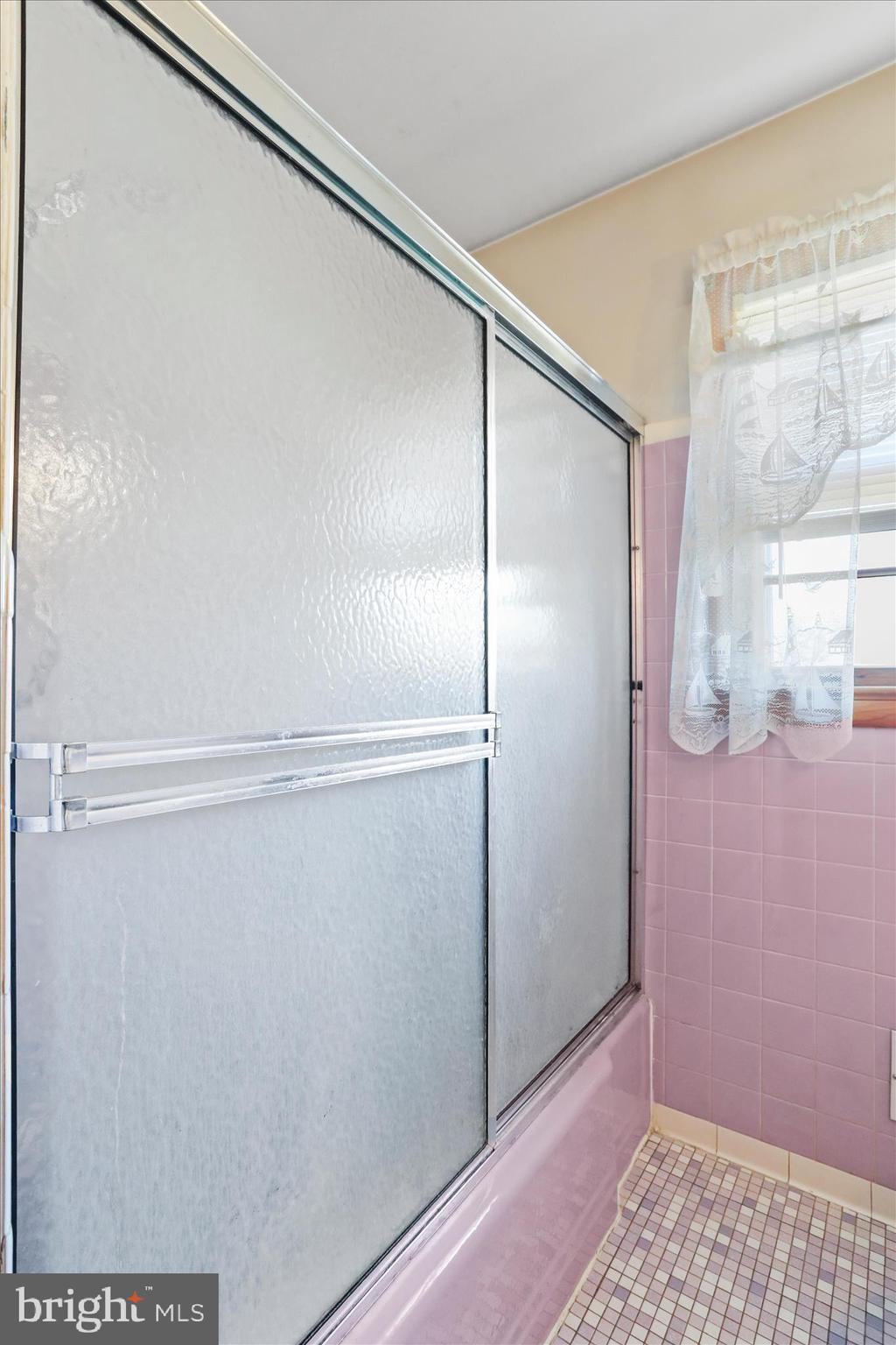 550 Bucks Mill Road Strasburg, VA 22657 - Photo 23 of 57 a bathroom with a glass shower door