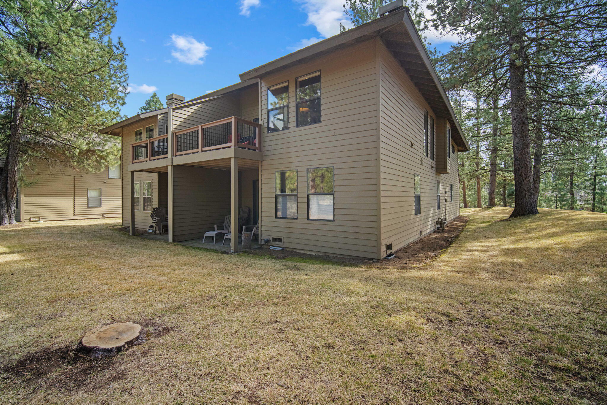 17682 Bittern Lane, Unit 31 Sunriver, OR 97707 - Photo 44 of 44 a view of a house with a yard