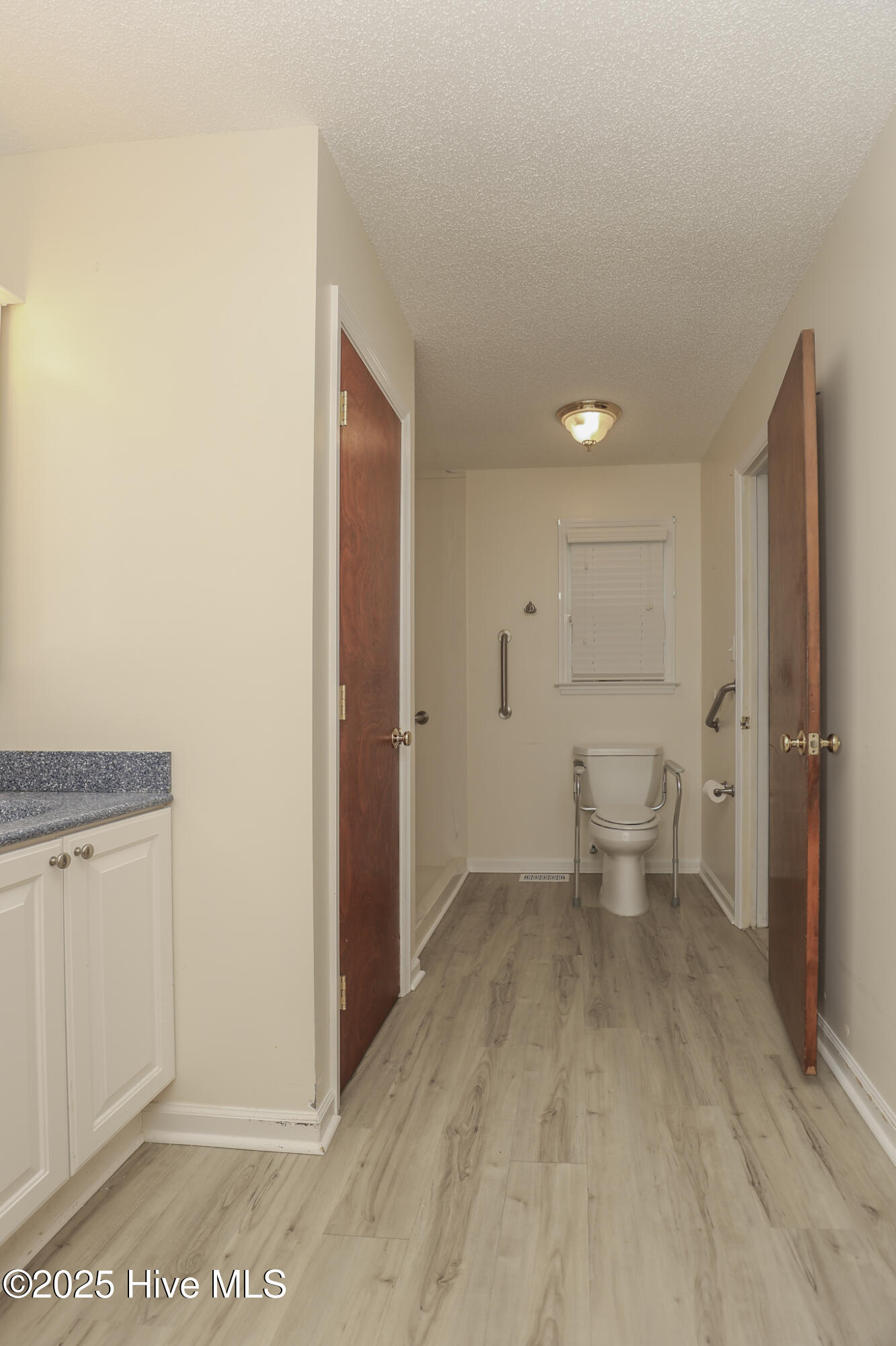 137 Cardinal Road Jacksonville, NC 28546 - Photo 22 of 61 Full Bathroom off of Laundry Room