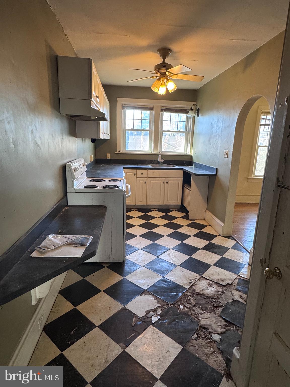 12 Hillside Road Reading, PA 19609 - Photo 13 of 31 kitchen
