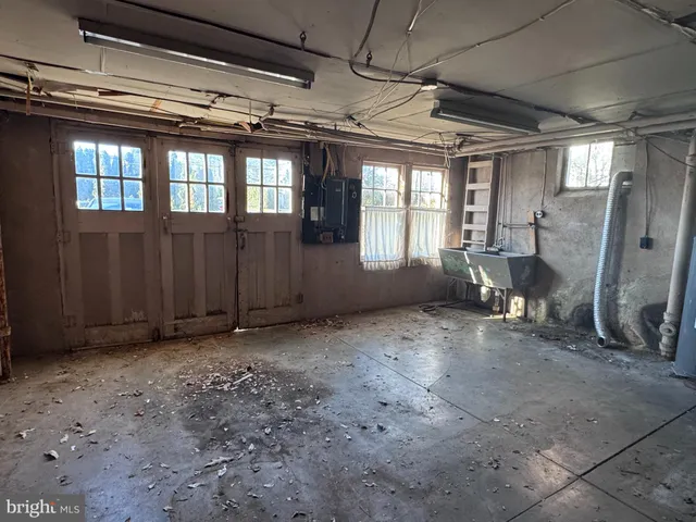 $210,000 | 12 Hillside Road, Reading, PA 19609