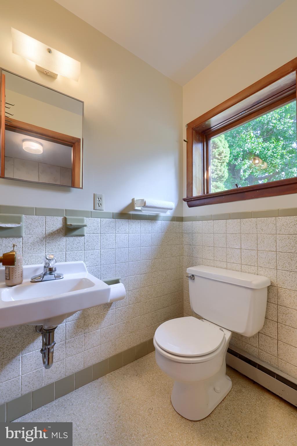 1716 Pioneer Road Lancaster, PA 17602 - Photo 17 of 45