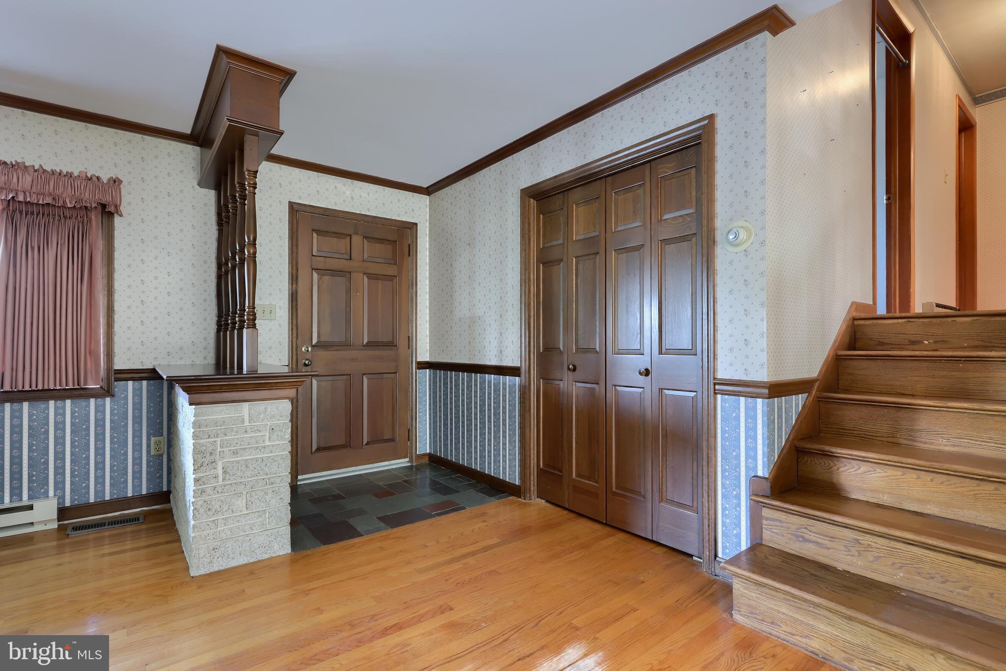 1716 Pioneer Road Lancaster, PA 17602 - Photo 3 of 45