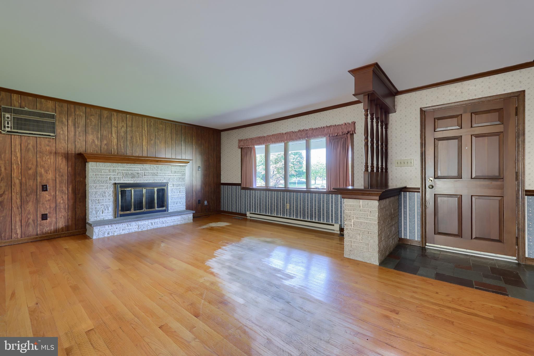 1716 Pioneer Road Lancaster, PA 17602 - Photo 4 of 45