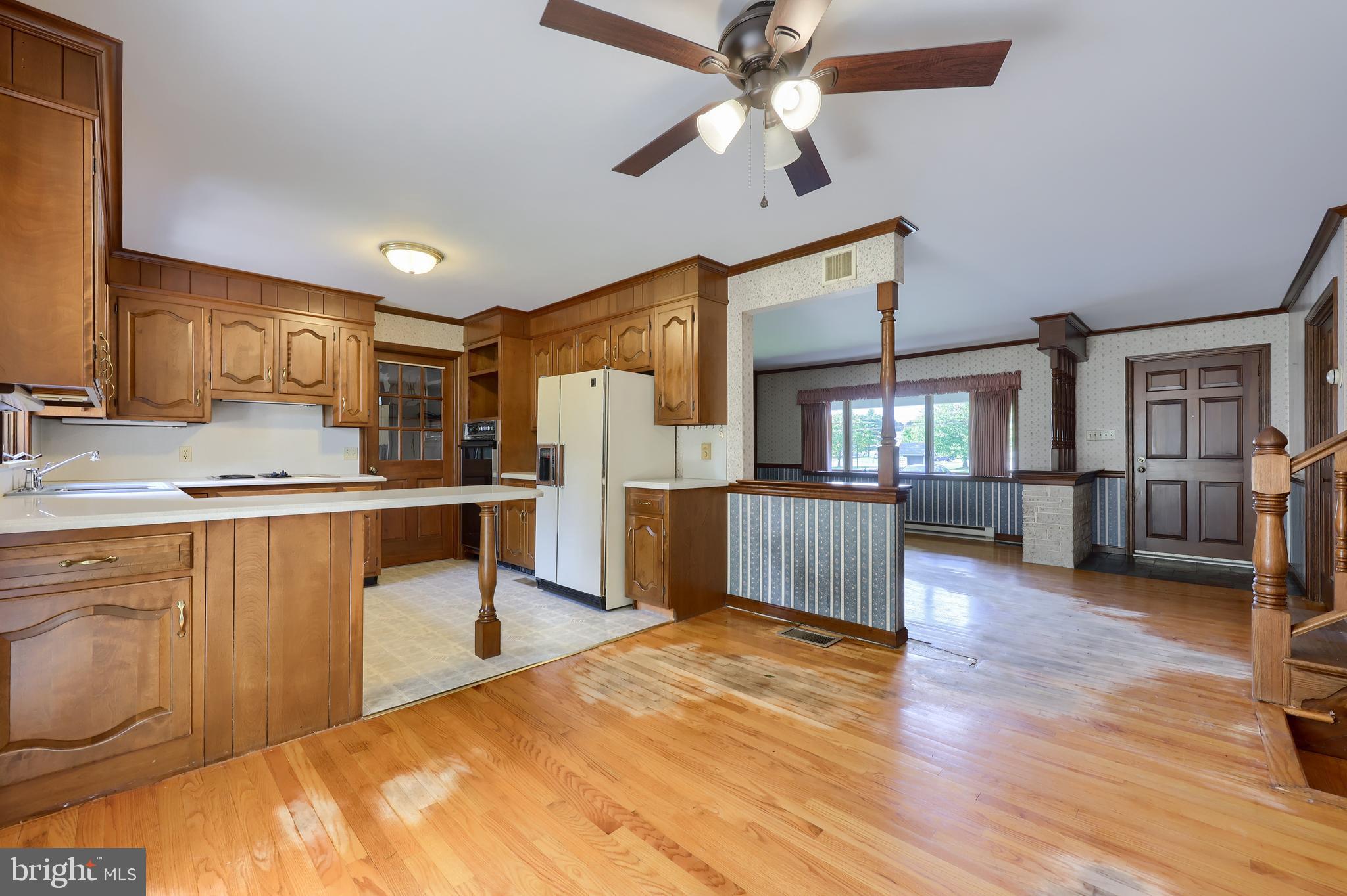 1716 Pioneer Road Lancaster, PA 17602 - Photo 9 of 45