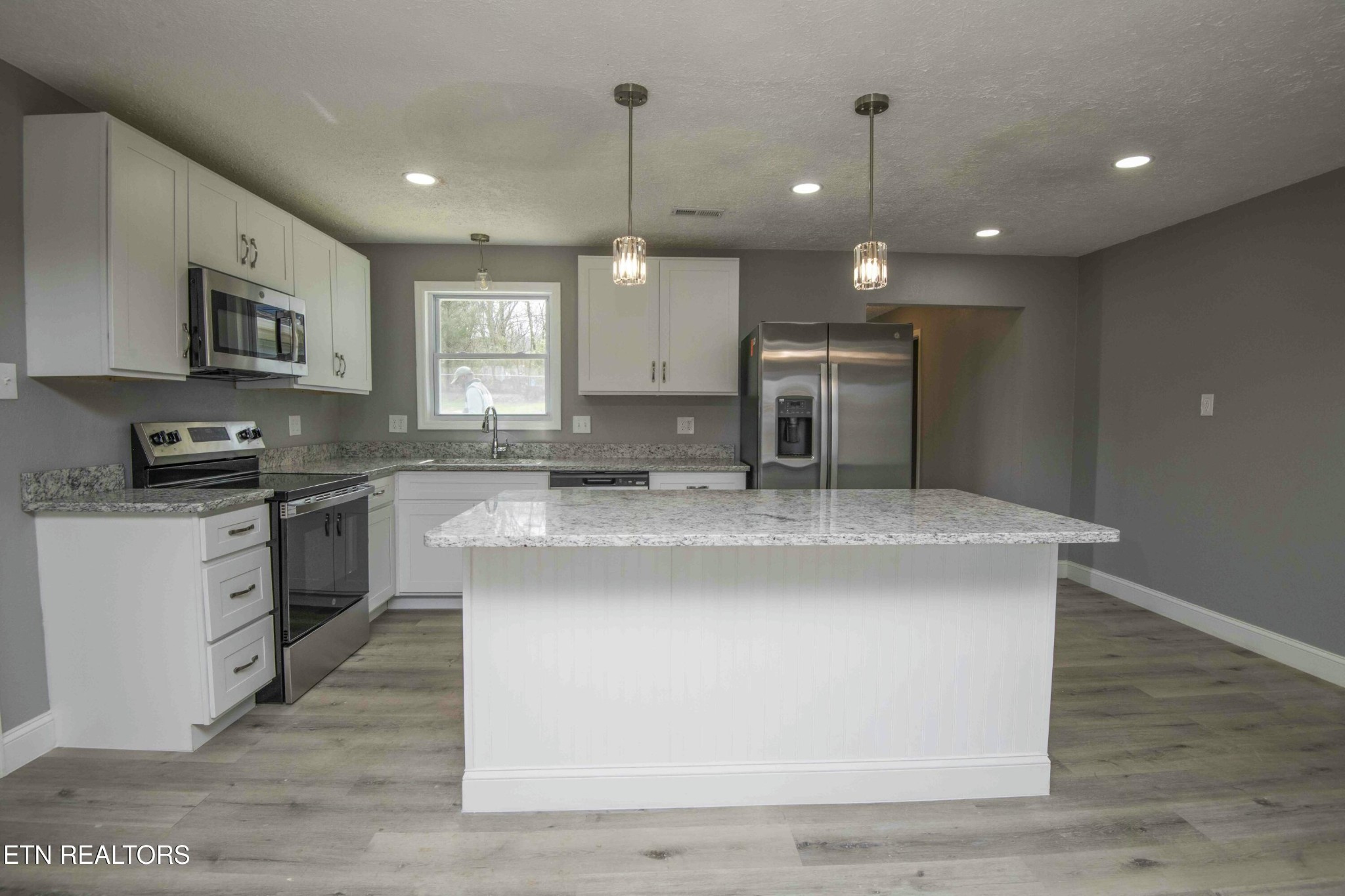 1512 Cunningham Road Knoxville, TN 37918 - Photo 2 of 23 Gallery Image 2