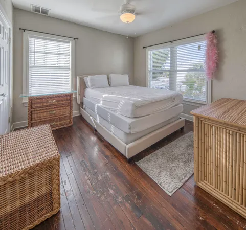 $1,980 | 205 North Federal Highway, Unit B, Lake Worth Beach, FL 33460