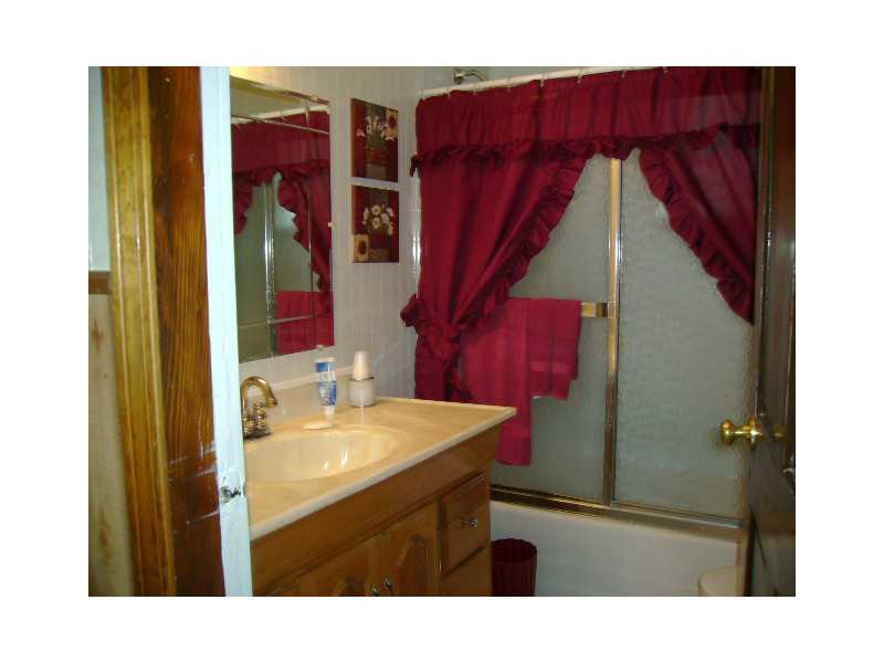 154 Manning Street Warwick, RI 02889 - Photo 12 of 23 Bathroom. Full bath on first level
