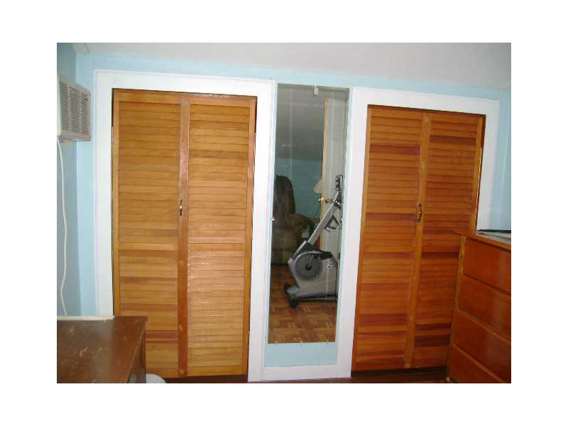 154 Manning Street Warwick, RI 02889 - Photo 19 of 23 Bedroom. Smaller bed closets