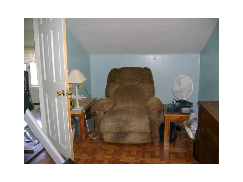 154 Manning Street Warwick, RI 02889 - Photo 20 of 23 Bedroom. Smaller bed sitting area