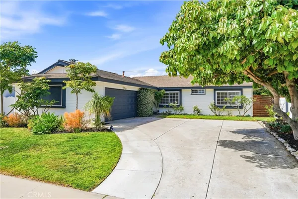 $1,299,000 | 6051 Kimberly Drive, Huntington Beach, CA 92647