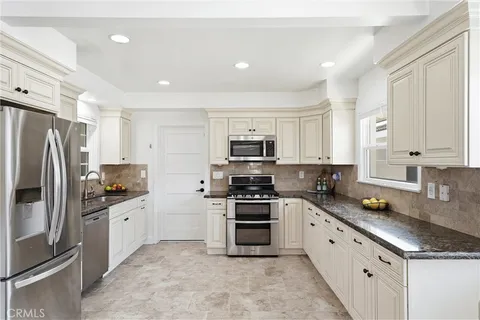 $1,299,000 | 6051 Kimberly Drive, Huntington Beach, CA 92647