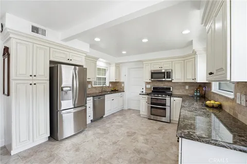 $1,299,000 | 6051 Kimberly Drive, Huntington Beach, CA 92647