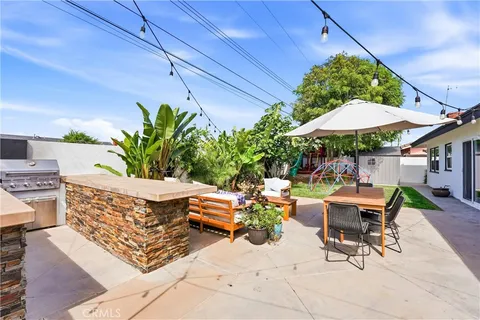 $1,299,000 | 6051 Kimberly Drive, Huntington Beach, CA 92647