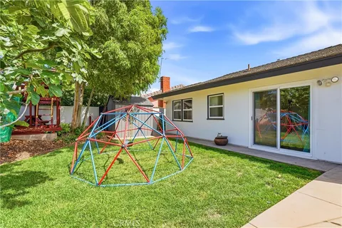 $1,299,000 | 6051 Kimberly Drive, Huntington Beach, CA 92647