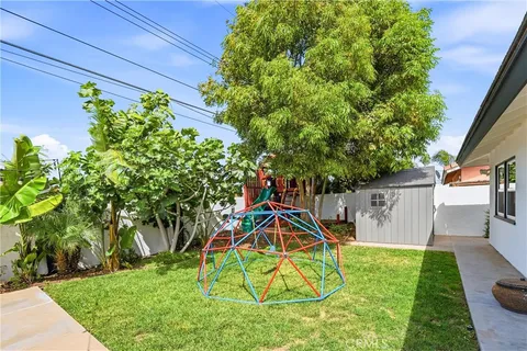 $1,299,000 | 6051 Kimberly Drive, Huntington Beach, CA 92647