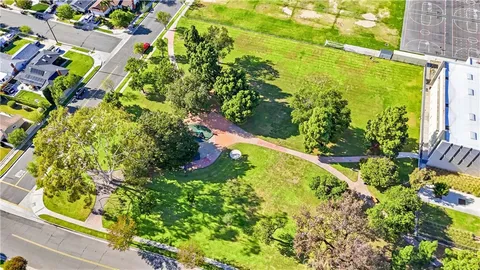 $1,299,000 | 6051 Kimberly Drive, Huntington Beach, CA 92647