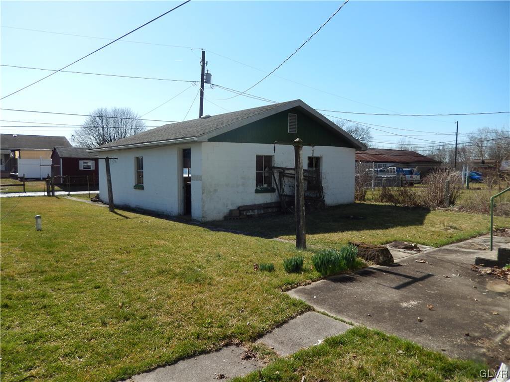 2754 Levans Road Coplay, PA 18037 - Photo 4 of 17 Gallery Image 4