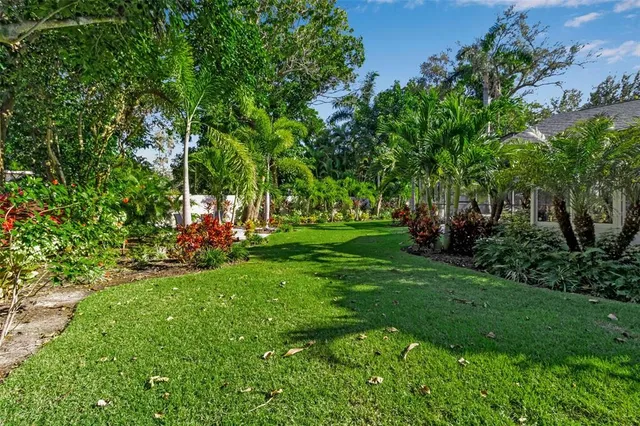 $2,079,000 | 1621 Pine Bay Drive, Sarasota, FL 34231