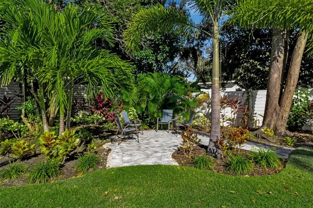 $2,079,000 | 1621 Pine Bay Drive, Sarasota, FL 34231