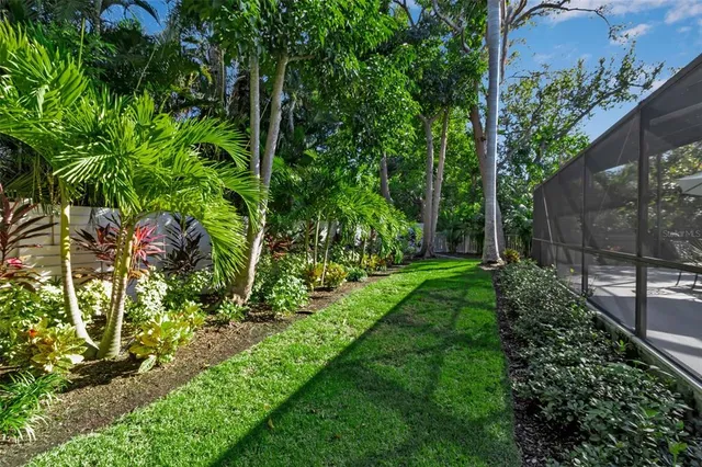 $2,079,000 | 1621 Pine Bay Drive, Sarasota, FL 34231