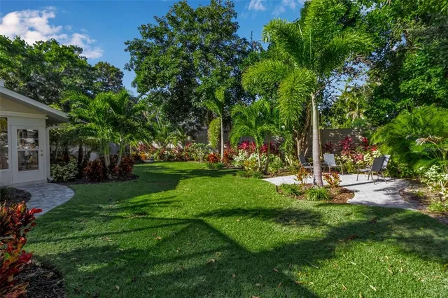 $2,079,000 | 1621 Pine Bay Drive, Sarasota, FL 34231
