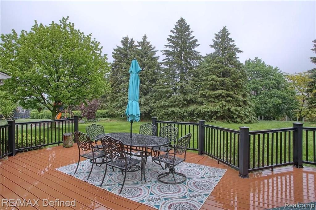 1272 Chaffer Drive Rochester Hills, MI 48306 - Photo 4 of 34