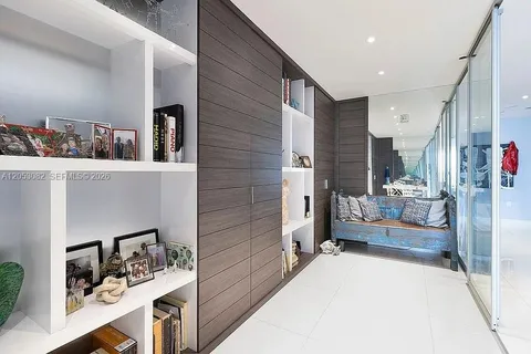 $2,300,000 | 1100 Biscayne Boulevard, Unit 1501, Miami, FL 33132