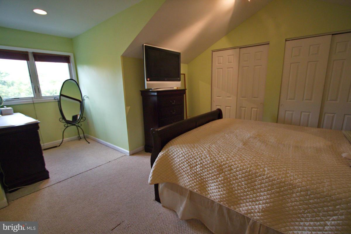 5145 Columbia Road, Unit 831 Columbia, MD 21044 - Photo 22 of 30 Bedroom 4 - natural light
