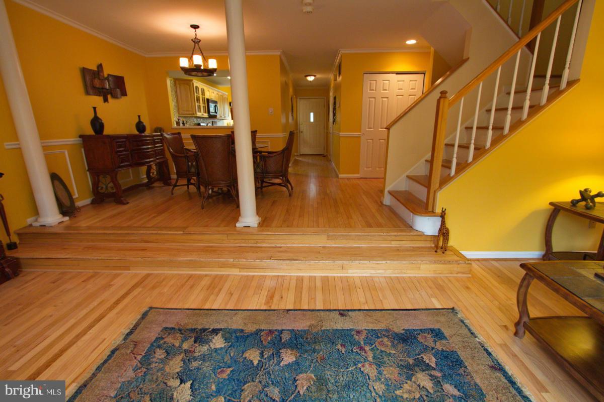 5145 Columbia Road, Unit 831 Columbia, MD 21044 - Photo 8 of 30 Living Room - open concept/hardwood