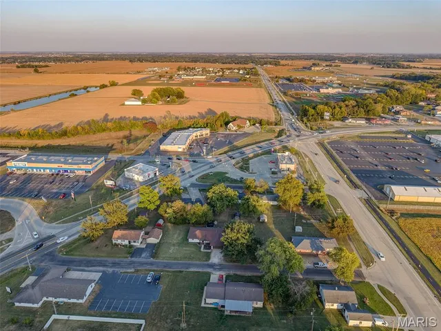 $194,900 | 35 Zbinden Lane, Highland, IL 62249