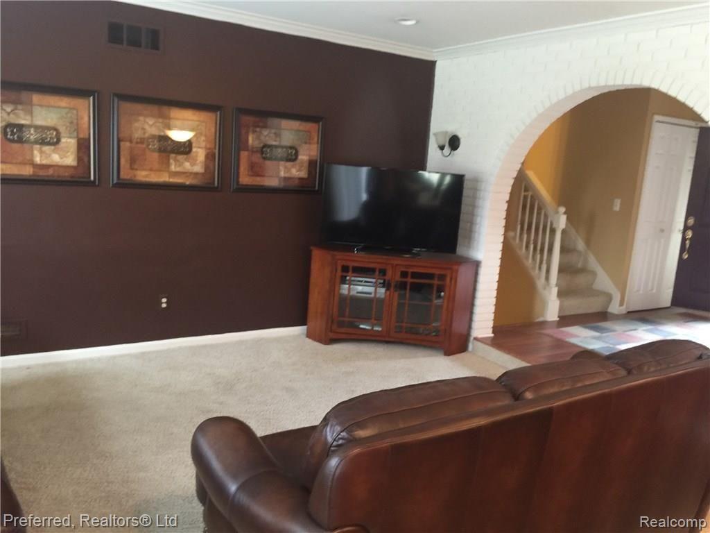 14513 Riverside Street Livonia, MI 48154 - Photo 5 of 22