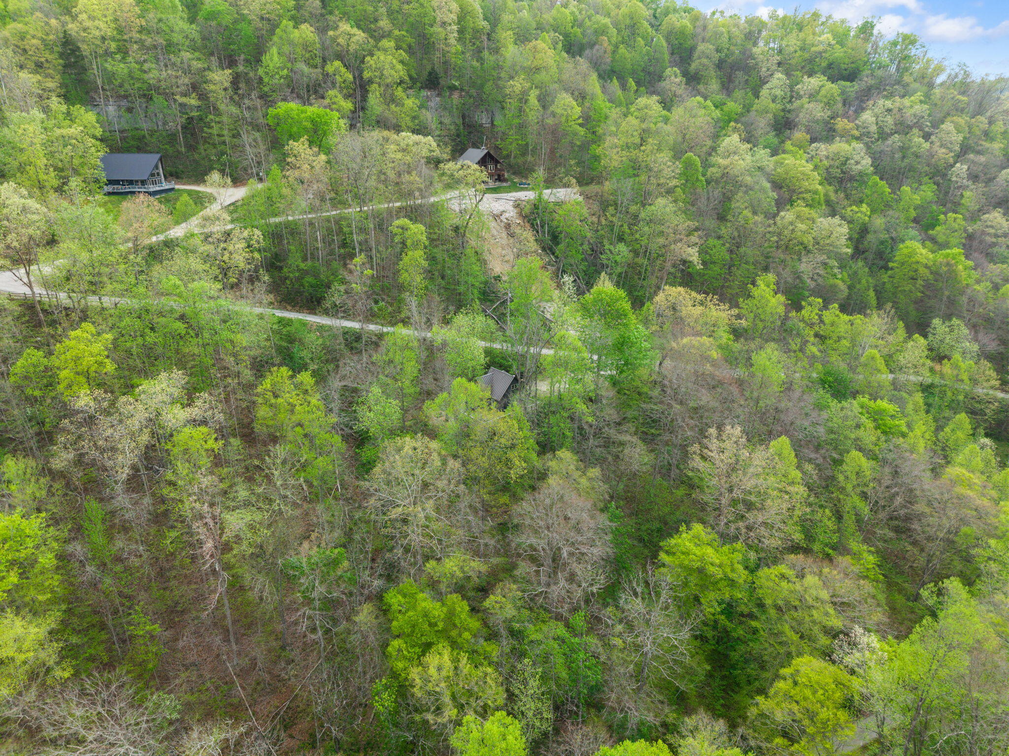 175 Bootleg Ridge Stanton, KY 40380 - Photo 13 of 57 13-web-or-mls-DJI_20260416144007_0033_D